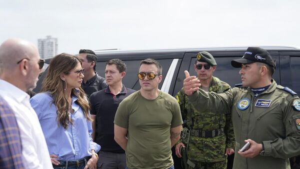 Kristi Noem, secretaria de Seguridad Nacional de EEUU, y Daniel Noboa, presidente de Ecuador - Sputnik Mundo