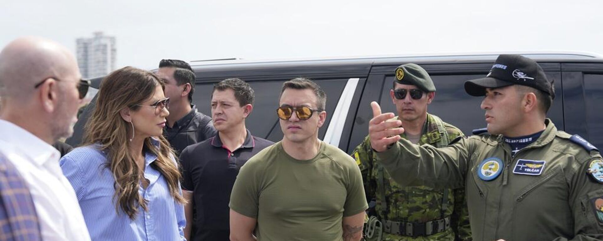 Kristi Noem, secretaria de Seguridad Nacional de EEUU, y Daniel Noboa, presidente de Ecuador Kristi Noem, secretaria de Seguridad Nacional de EEUU, y Daniel Noboa, presidente de Ecuador - Sputnik Mundo, 1920, 15.11.2025