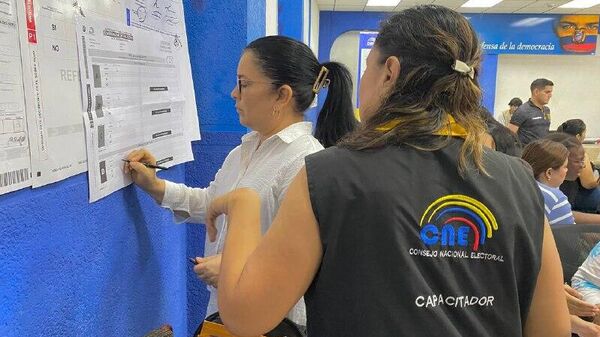 La propuesta de instalar bases extranjeras en Ecuador está hecho a medida de Washington - Sputnik Mundo