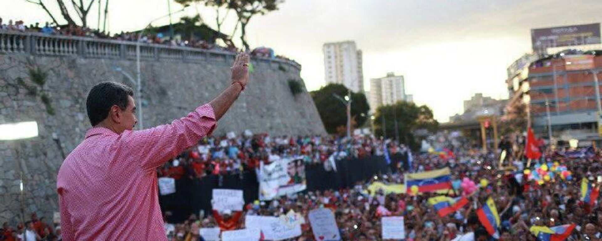 Partido Socialista Unido de Venezuela convoca a campaña mundial contra la escalada belicista de EEUU - Sputnik Mundo, 1920, 16.11.2025