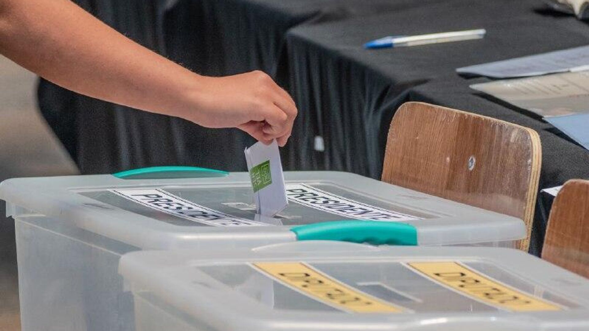 La oposición en Chile podría obtener el control del Congreso en las próximas elecciones La oposición en Chile podría obtener el control del Congreso en las próximas elecciones - Sputnik Mundo, 1920, 16.11.2025