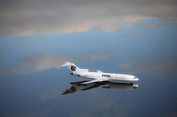 Avión en la pista del aeropuerto inundado obra realizada por Anselmo Cunha dos Santos de BrasilCategoría: Vista desde arriba, fotografía individual - Sputnik Mundo