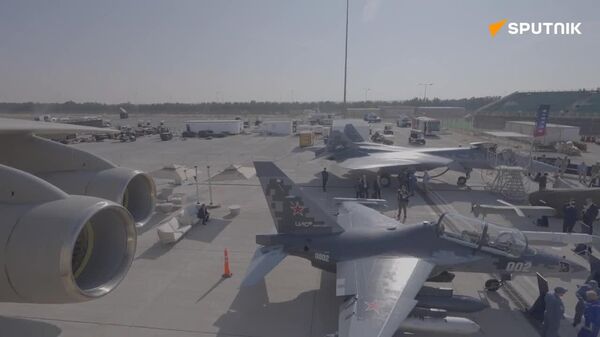 El Su-57E ruso vuela por primera vez por el cielo de Oriente Medio - Sputnik Mundo