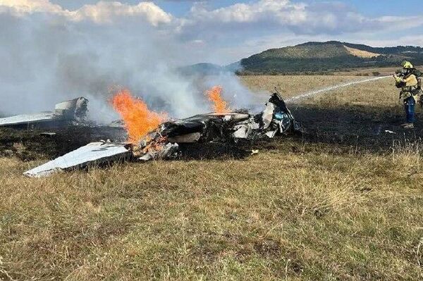 Avioneta se desploma en el occidente de México y deja cinco heridos Avioneta se desploma en el occidente de México y deja cinco heridos - Sputnik Mundo