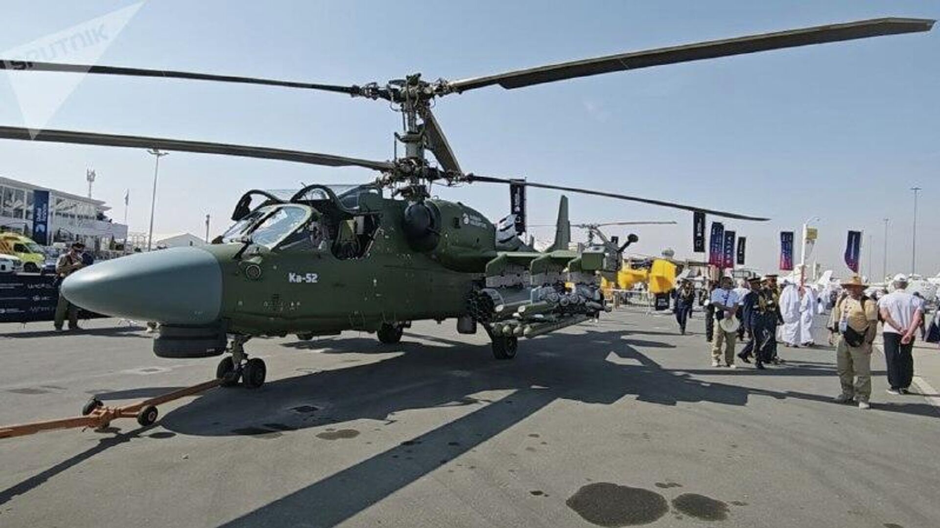 El helicóptero de combate ruso Ka-52 Alligator llama la atención del salón aeronáutico de Dubái El helicóptero de combate ruso Ka-52 Alligator llama la atención del salón aeronáutico de Dubái - Sputnik Mundo, 1920, 18.11.2025