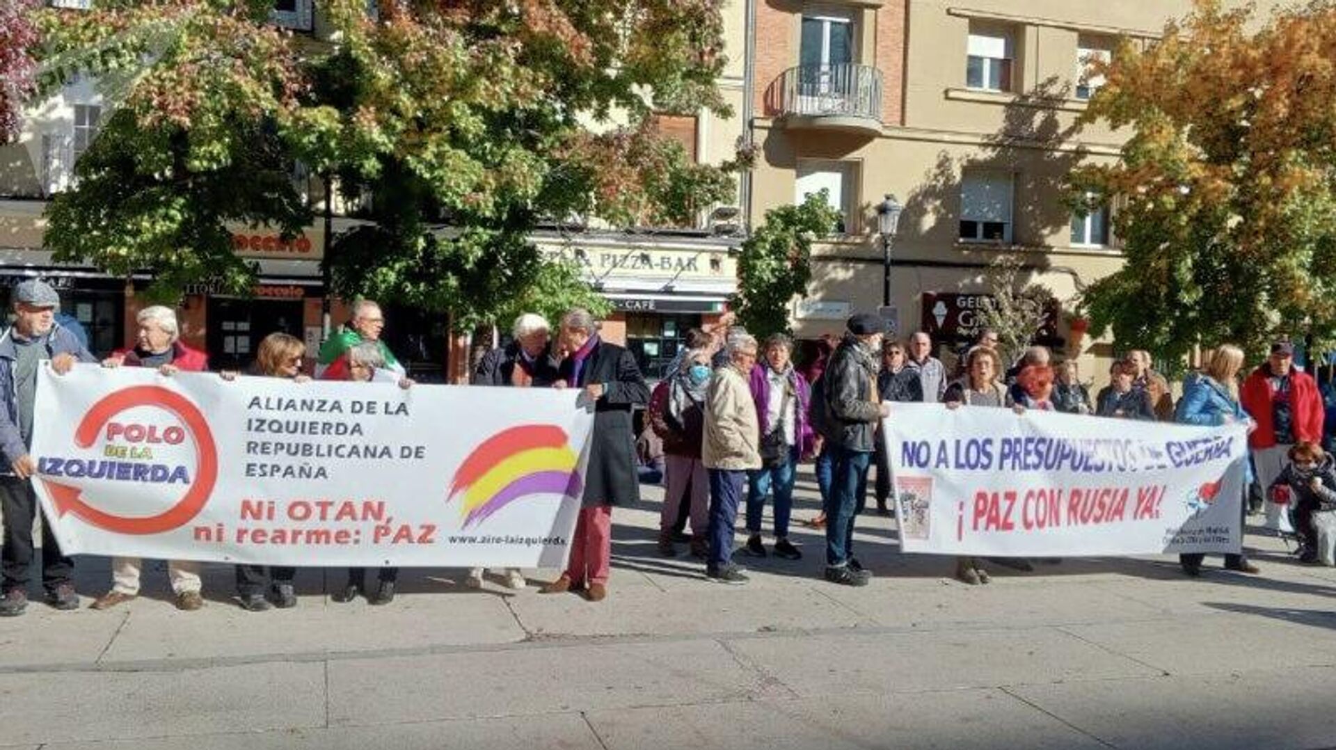 🪧¡Zelenski, fascista!: madrileños protestan contra el apoyo militar a Kiev 🪧¡Zelenski, fascista!: madrileños protestan contra el apoyo militar a Kiev - Sputnik Mundo, 1920, 18.11.2025