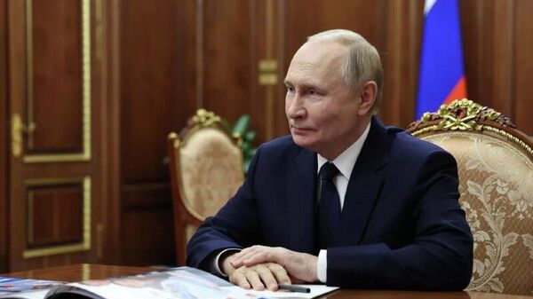 Rusia prioriza la cooperación trilateral con Mongolia y China, afirma Putin - Sputnik Mundo