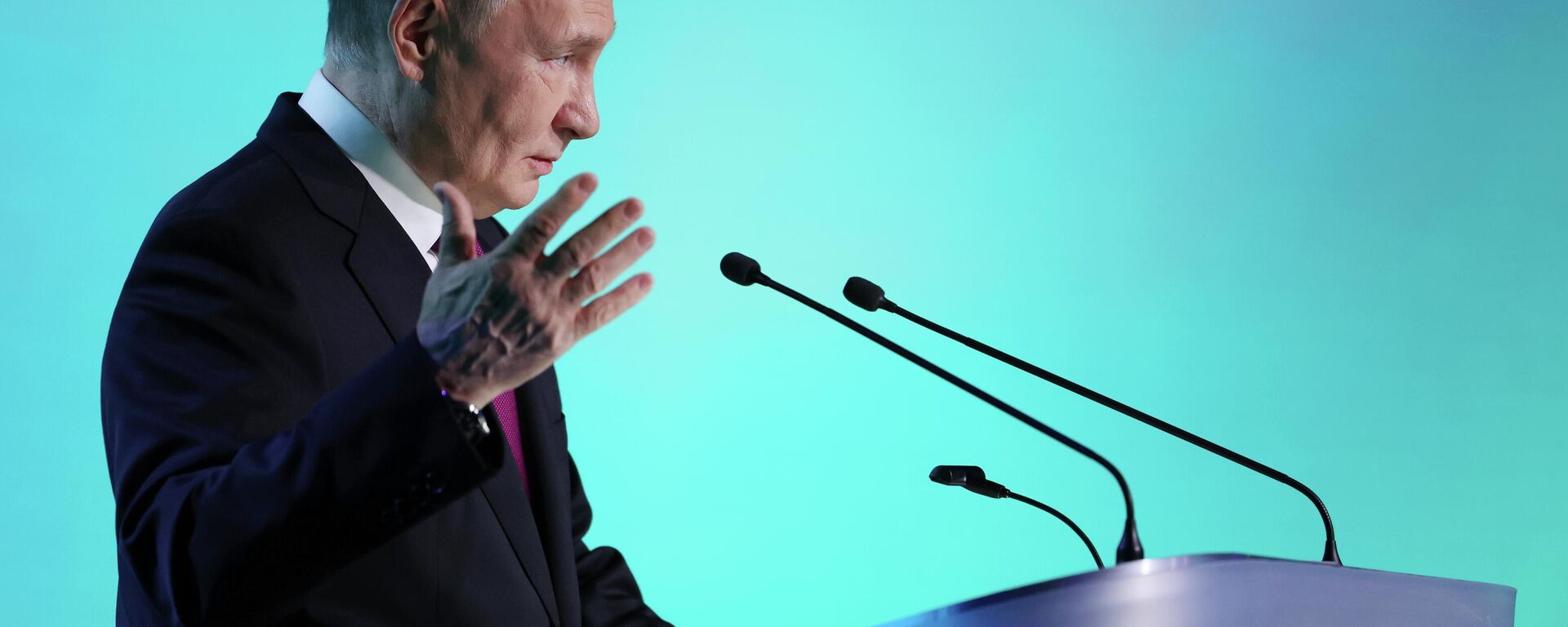 Las tecnologías de IA generativa se convierten en un motivo de competencia, destaca Putin - Sputnik Mundo, 1920, 19.11.2025