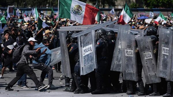 La protesta de la Generación Z en la Ciudad de México derivó en actos violentos. - Sputnik Mundo