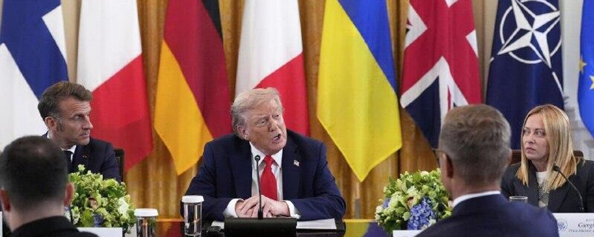 Bruselas habría rechazado el plan de paz de Trump para Ucrania, reportan medios Bruselas habría rechazado el plan de paz de Trump para Ucrania, reportan medios - Sputnik Mundo, 1920, 20.11.2025
