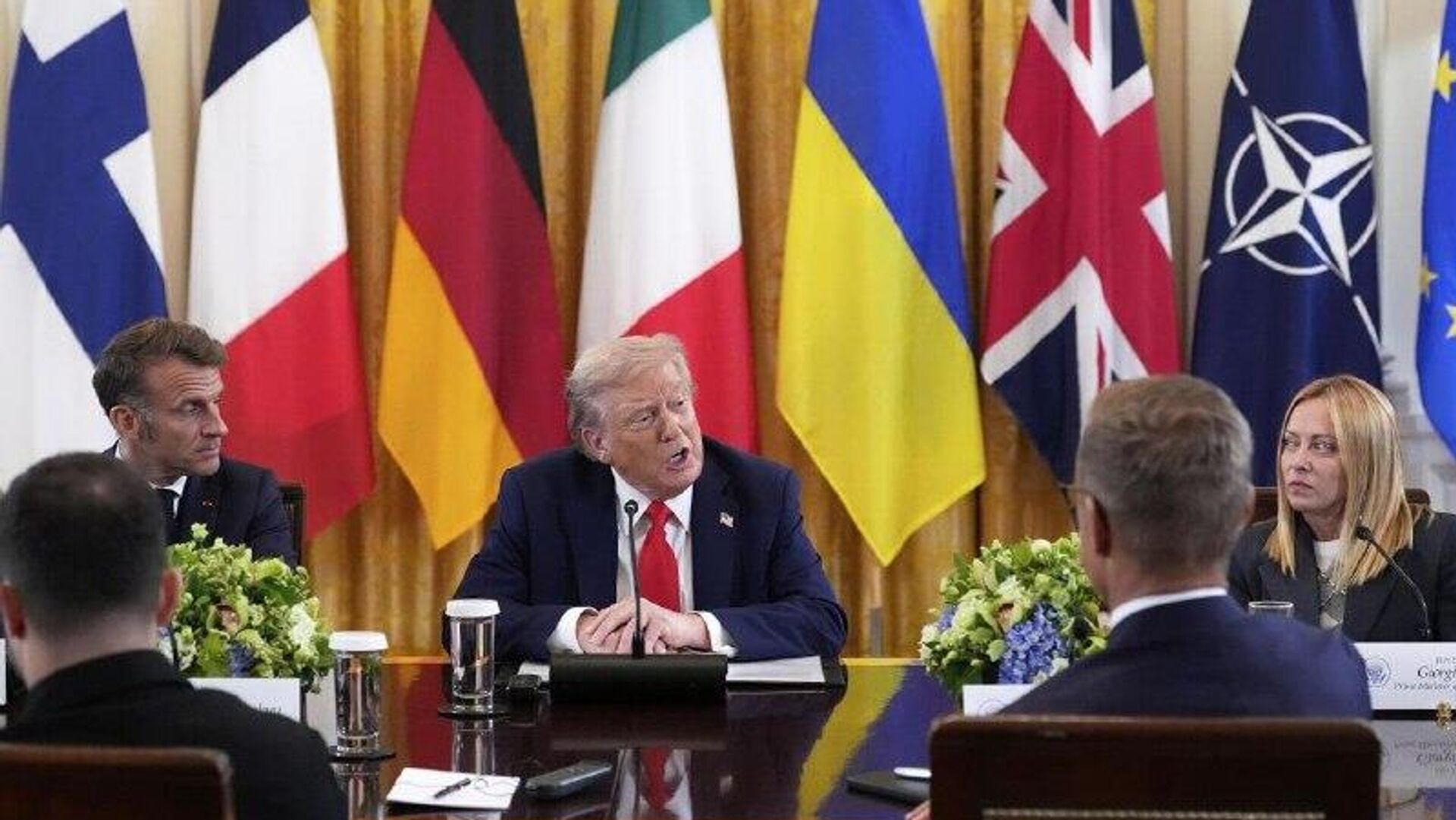 Bruselas habría rechazado el plan de paz de Trump para Ucrania, reportan medios Bruselas habría rechazado el plan de paz de Trump para Ucrania, reportan medios - Sputnik Mundo, 1920, 20.11.2025