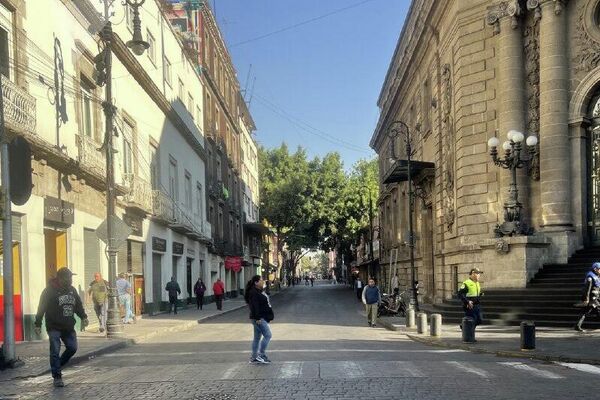 🪖 Cierran las calles aledañas al Zócalo de la CDMX por desfile militar y la segunda marcha de la Generación Z - Sputnik Mundo