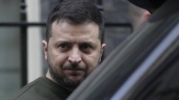 Exministro de Defensa de Bulgaria arremete contra Von der Leyen por reclamar apoyo financiero para Kiev en plena crisis de corrupción - Sputnik Mundo