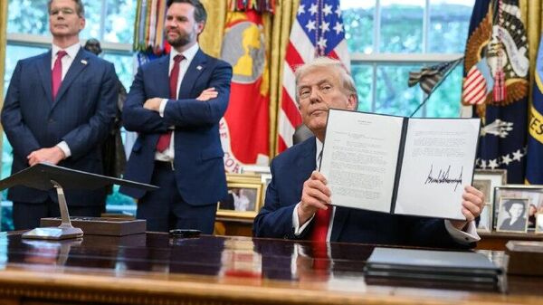 Trump ordena retirar el arancel del 40% a ciertos bienes de Brasil - Sputnik Mundo