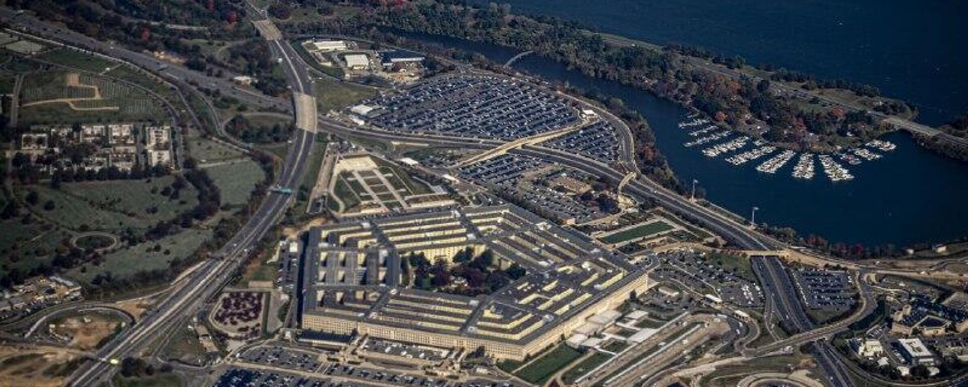 El Pentágono desvía 30 millones de dólares de la ayuda a Ucrania a la producción de minerales en EEUU - Sputnik Mundo, 1920, 31.01.2026