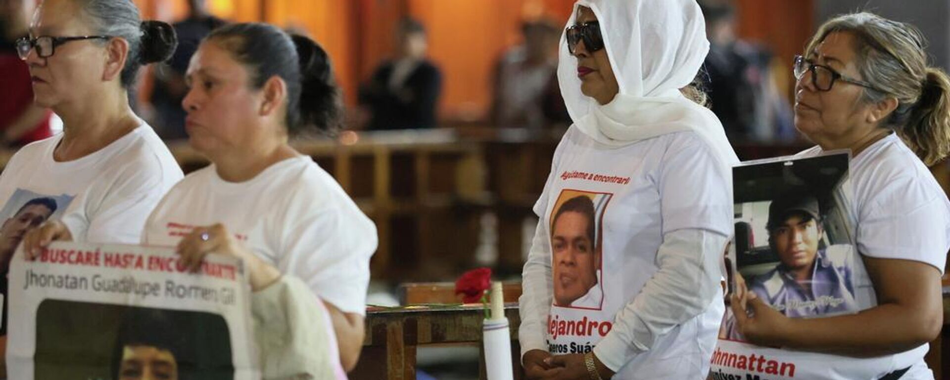 Madres buscadoras en una misa en la Basílica de Guadalupe en la Ciudad de México, el Día de las Madres, viernes 10 de mayo de 2024. - Sputnik Mundo, 1920, 24.11.2025