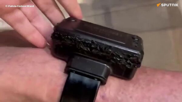 Bolsonaro reconoce que usó un soldador para manipular su tobillera electrónica - Sputnik Mundo