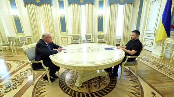 Faltan dos metros hasta una solución al conflicto ucraniano, afirma el enviado especial de Trump para Ucrania - Sputnik Mundo