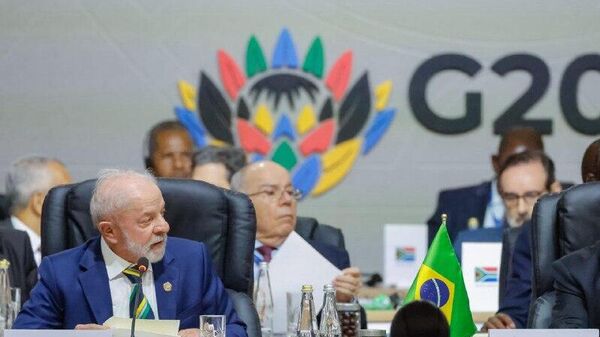 Todo el mundo sabe lo que hizo: Lula evita comentar el arresto de Bolsonaro - Sputnik Mundo