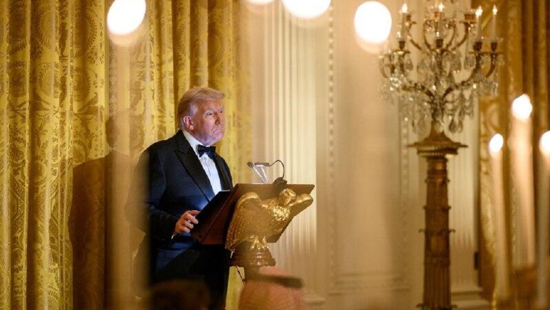 Más de la mitad de los estadounidenses tiene una opinión negativa de Trump, según encuesta Más de la mitad de los estadounidenses tiene una opinión negativa de Trump, según encuesta - Sputnik Mundo, 1920, 24.11.2025