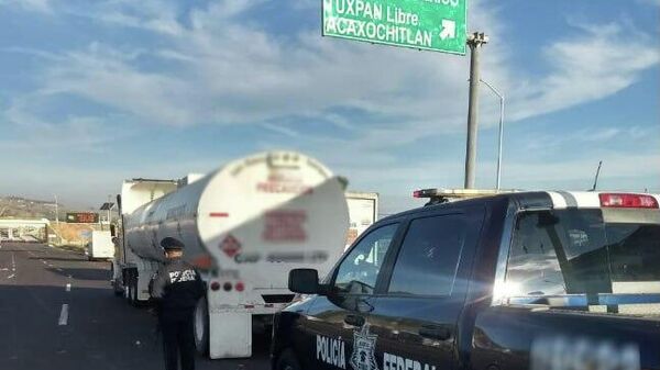 Sube robo de combustible en 13 estados de México pese a estrategia para combatirlo, según autoridades - Sputnik Mundo