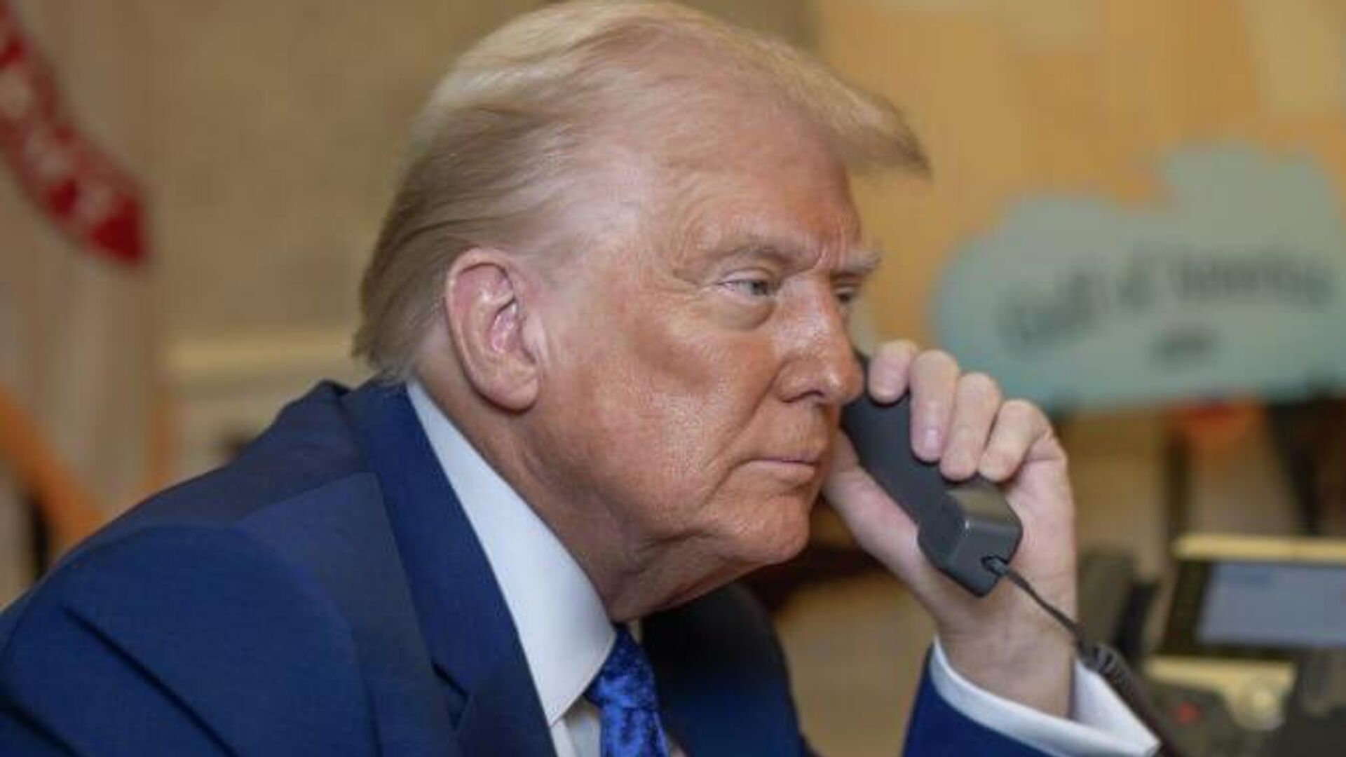 Trump estaría listo para llamar a Maduro, según medio Trump estaría listo para llamar a Maduro, según medio - Sputnik Mundo, 1920, 24.11.2025