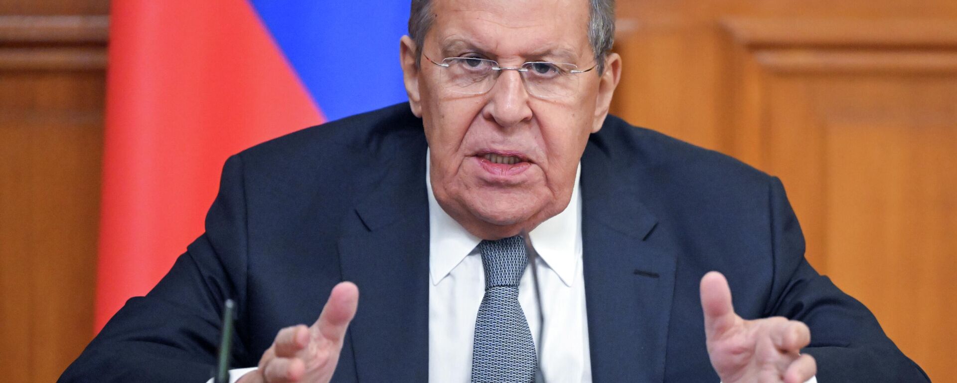 El ministro de Exteriores de Rusia, Serguéi Lavrov, hizo una declaración a la prensa después de una reunión conjunta de las direcciones de los ministerios de Asuntos Exteriores de Rusia y Bielorrusia. - Sputnik Mundo, 1920, 25.11.2025
