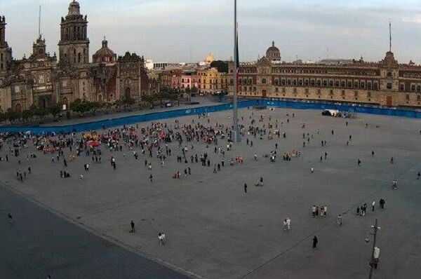 🟠 Arriban al Zócalo los primeros contingentes de la manifestación para la eliminación de la violencia contra las mujeres 🟠 Arriban al Zócalo los primeros contingentes de la manifestación para la eliminación de la violencia contra las mujeres - Sputnik Mundo