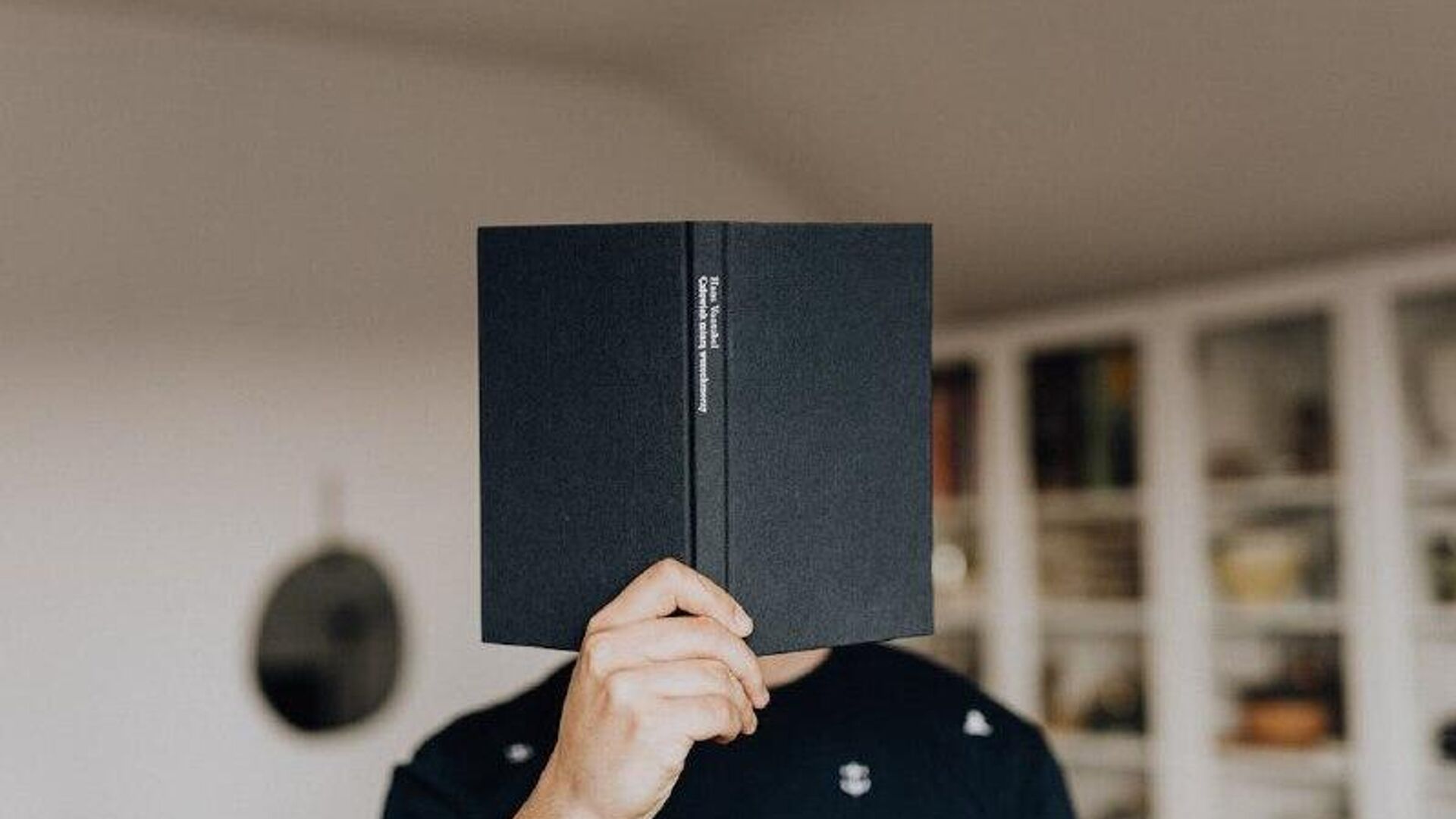 ¿Cuántos libros leen al año los mexicanos? ¿Cuántos libros leen al año los mexicanos? - Sputnik Mundo, 1920, 26.11.2025