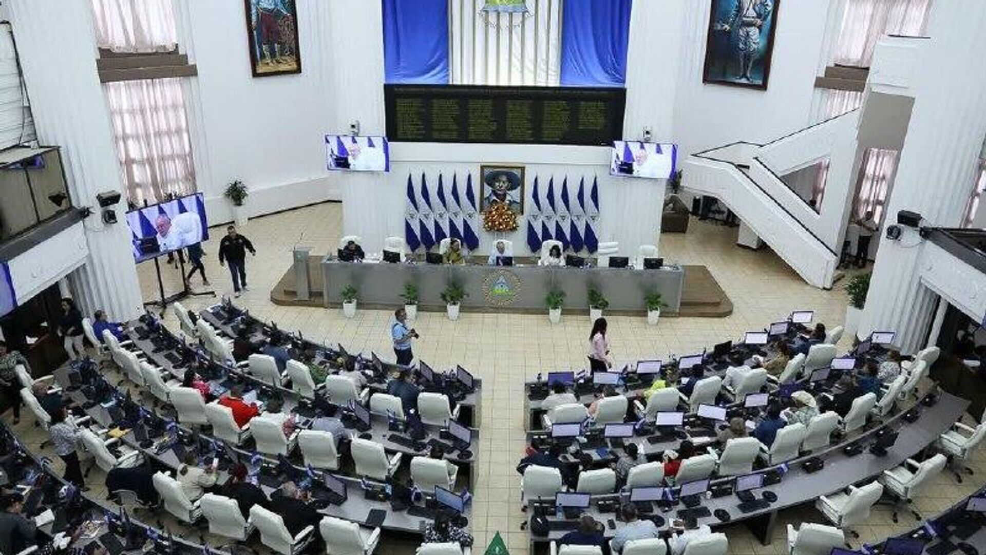 Nicaragua sella una cooperación comercial y económica con Donetsk y Sebastopol Nicaragua sella una cooperación comercial y económica con Donetsk y Sebastopol - Sputnik Mundo, 1920, 27.11.2025