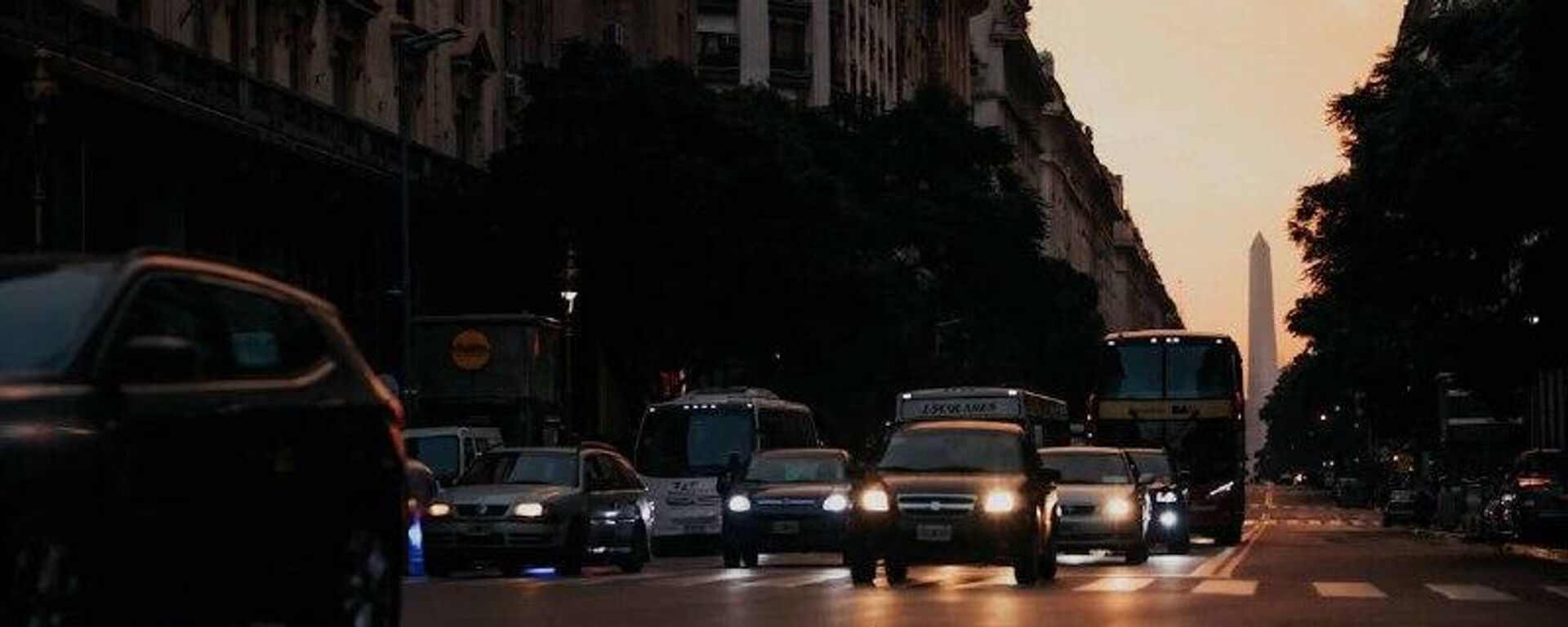 La capital de Argentina se declara en emergencia económica - Sputnik Mundo, 1920, 28.11.2025