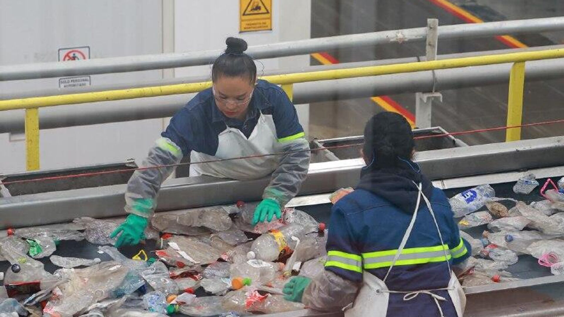 México reconoce que necesita reciclar las miles de toneladas de basura que genera todos los días México reconoce que necesita reciclar las miles de toneladas de basura que genera todos los días - Sputnik Mundo, 1920, 28.11.2025