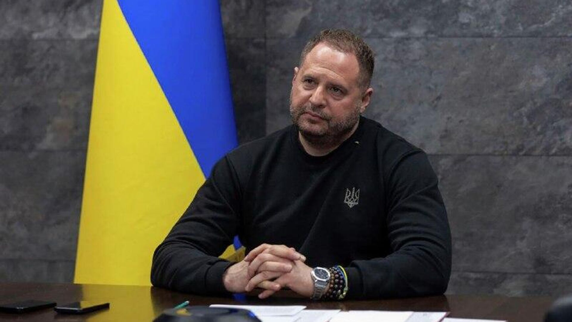 La dimisión de Yermak da testimonio de una profunda crisis en Kiev, señalan desde el Kremlin La dimisión de Yermak da testimonio de una profunda crisis en Kiev, señalan desde el Kremlin - Sputnik Mundo, 1920, 28.11.2025