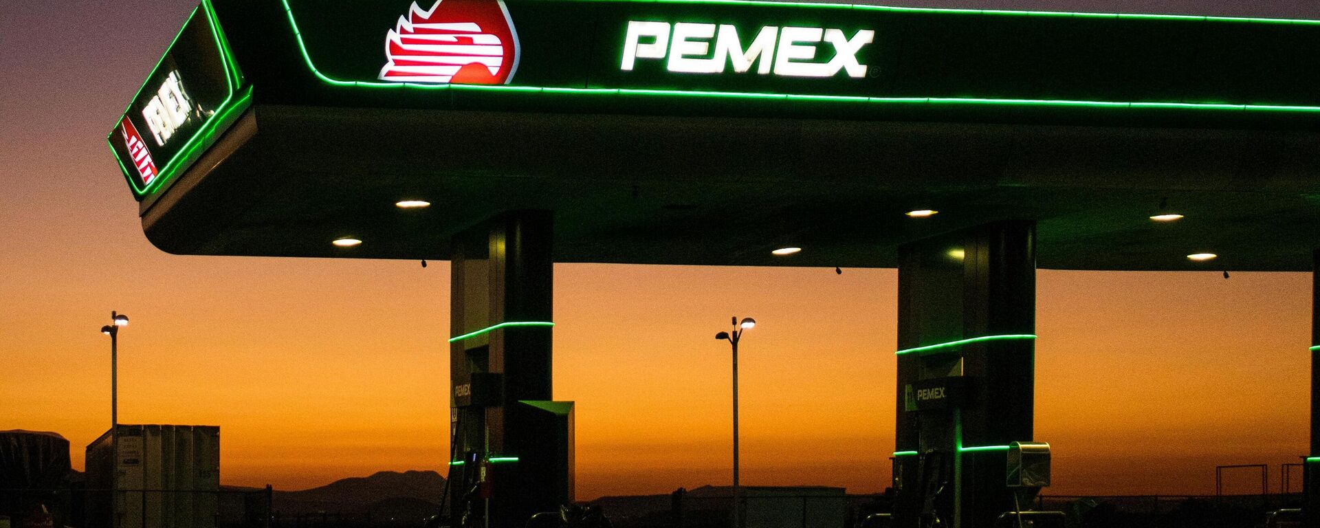 Pemex eleva su producción de combustibles, pero sigue por debajo de las metas oficiales - Sputnik Mundo, 1920, 29.11.2025