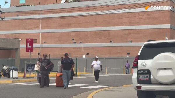 El Aeropuerto Internacional Simón Bolívar en Venezuela funciona con normalidad - Sputnik Mundo