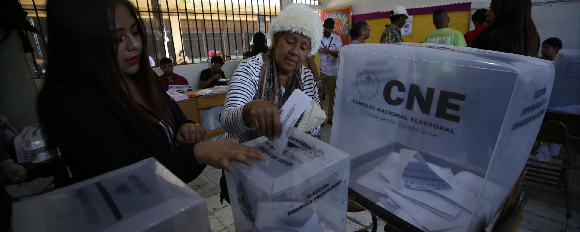 La votación durante las primarias en Tegucigalpa - Sputnik Mundo, 1920, 30.11.2025