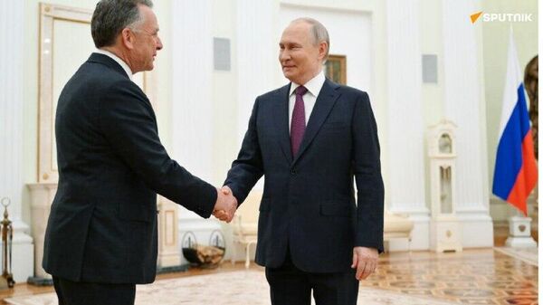 El Kremlin aporta detalles sobre la próxima reunión de Putin con el enviado del presidente estadounidense - Sputnik Mundo