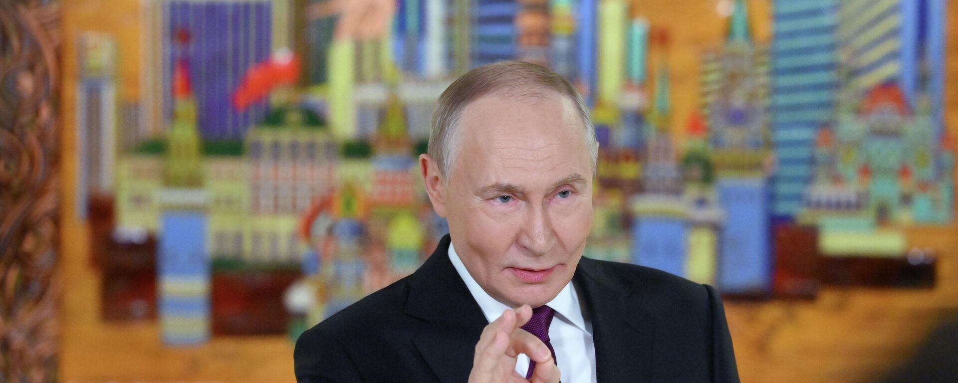 Vladímir Putin, presidente ruso, participó en el foro de inversiones de VTB ¡Rusia llama!  - Sputnik Mundo, 1920, 02.12.2025