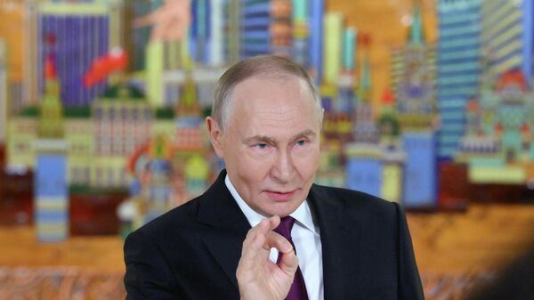 Vladímir Putin, presidente ruso, participó en el foro de inversiones de VTB ¡Rusia llama!  - Sputnik Mundo