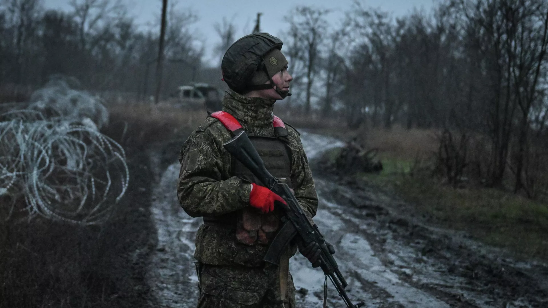Soldado ruso en la zona de la operación militar especial - Sputnik Mundo, 1920, 04.12.2025