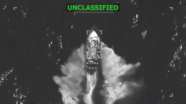 🪖 Las Fuerzas Armadas de EEUU bombardearon otra lancha que, según Washington, transportaba drogas, informó el Comando Sur del país norteamericano - Sputnik Mundo