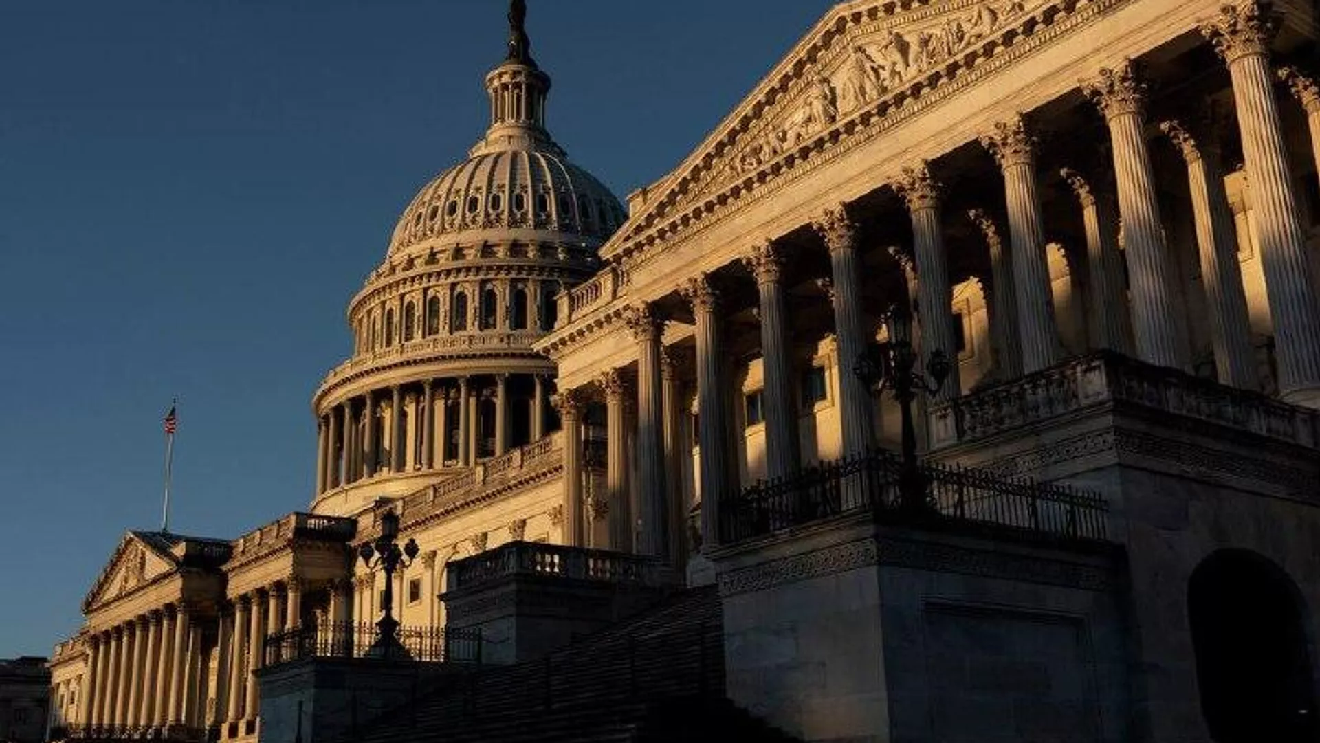 Senadores demócratas piden que EEUU no utilice a las Fuerzas Armadas contra Venezuela - Sputnik Mundo, 1920, 05.12.2025