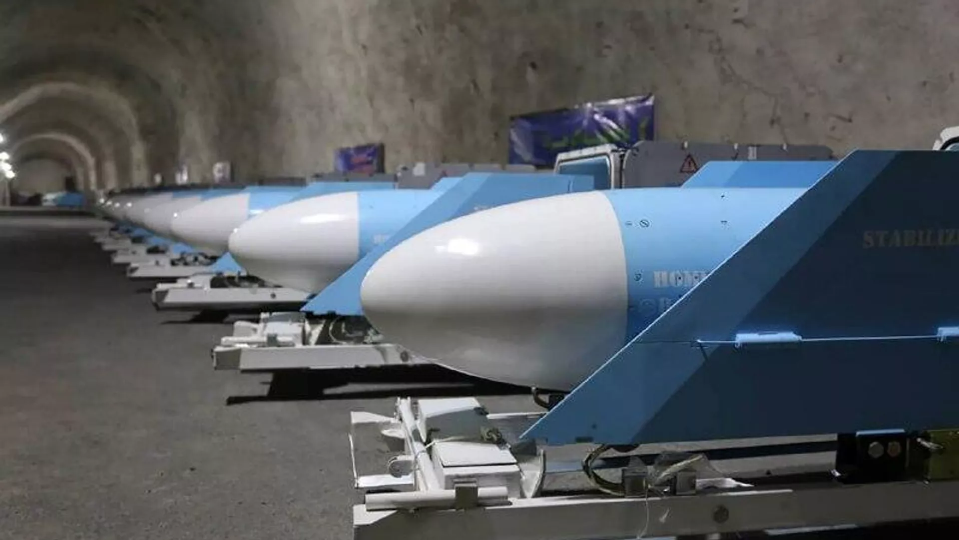 Irán realiza maniobras militares en el golfo Pérsico como advertencia a EEUU e Israel - Sputnik Mundo, 1920, 05.12.2025