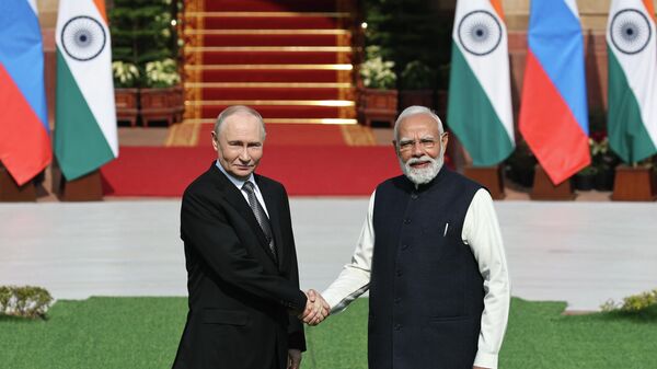 El presidente de Rusia, Vladímir Putin, y el primer ministro de la India, Narenda Modi, en Nueva Deli, la India, el 5 de diciembre de 2025 - Sputnik Mundo