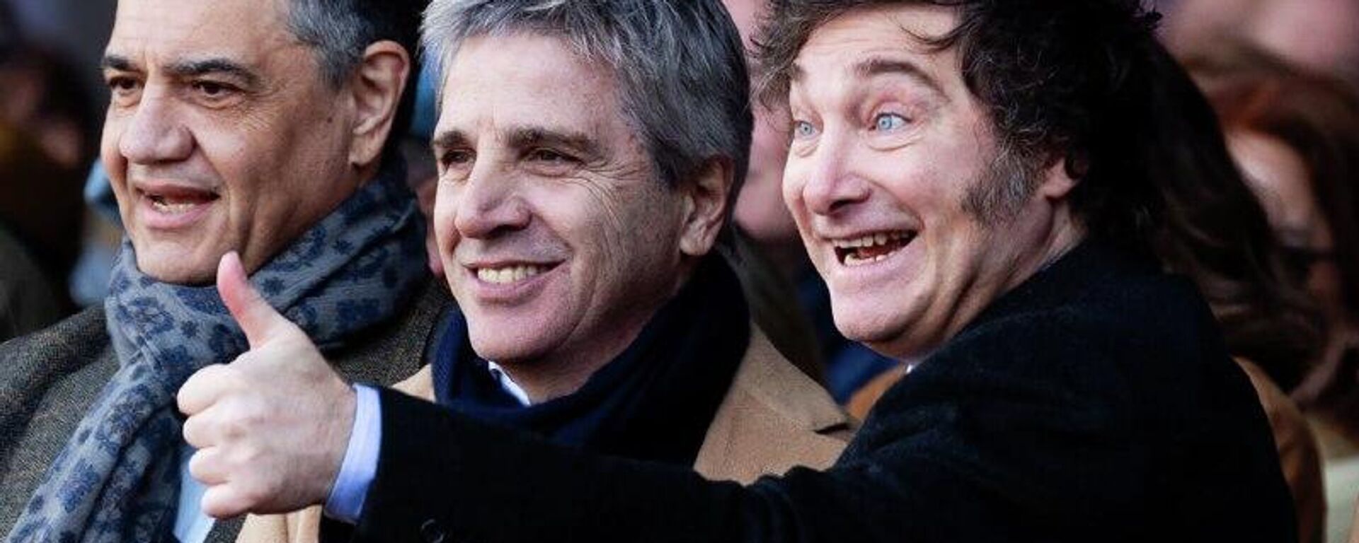 El presidente argentino, Javier Milei, anunció que el país volvió al mercado de capitales con la licitación de un bono en dólares bajo legislación local que tendrá una tasa del 6,5% y que vencerá en cuatro años, el 30 de noviembre de 2029 - Sputnik Mundo, 1920, 05.12.2025