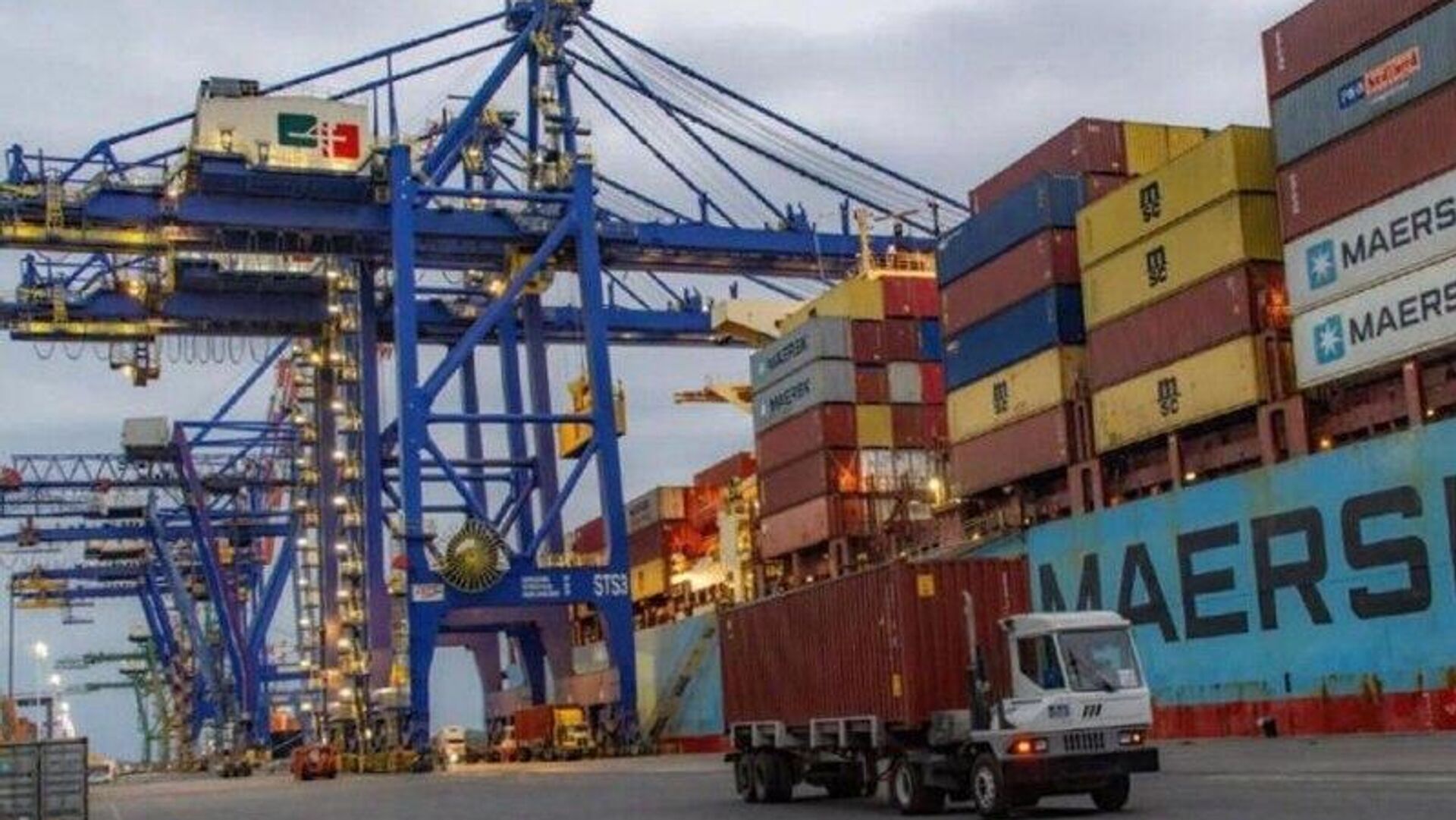 El Gobierno mexicano recibe más de una cuarta parte de sus ingresos de las aduanas El Gobierno mexicano recibe más de una cuarta parte de sus ingresos de las aduanas - Sputnik Mundo, 1920, 05.12.2025