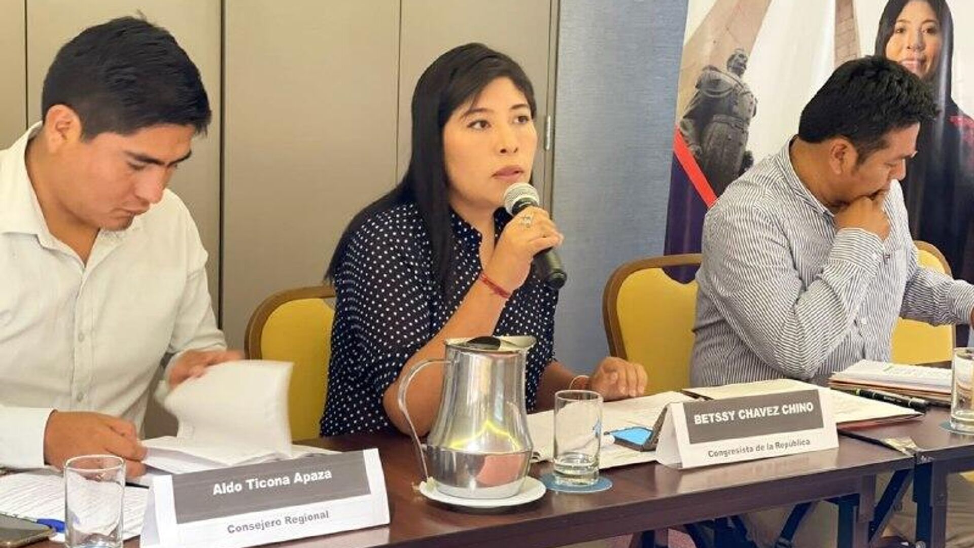 Betssy Chávez permanece en la embajada de México en Lima, confirma el canciller peruano Betssy Chávez permanece en la embajada de México en Lima, confirma el canciller peruano - Sputnik Mundo, 1920, 08.12.2025