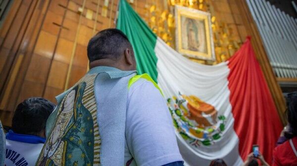 Estiman que peregrinación a la Basílica de Guadalupe en México dejará una derrama económica de casi $1 - Sputnik Mundo