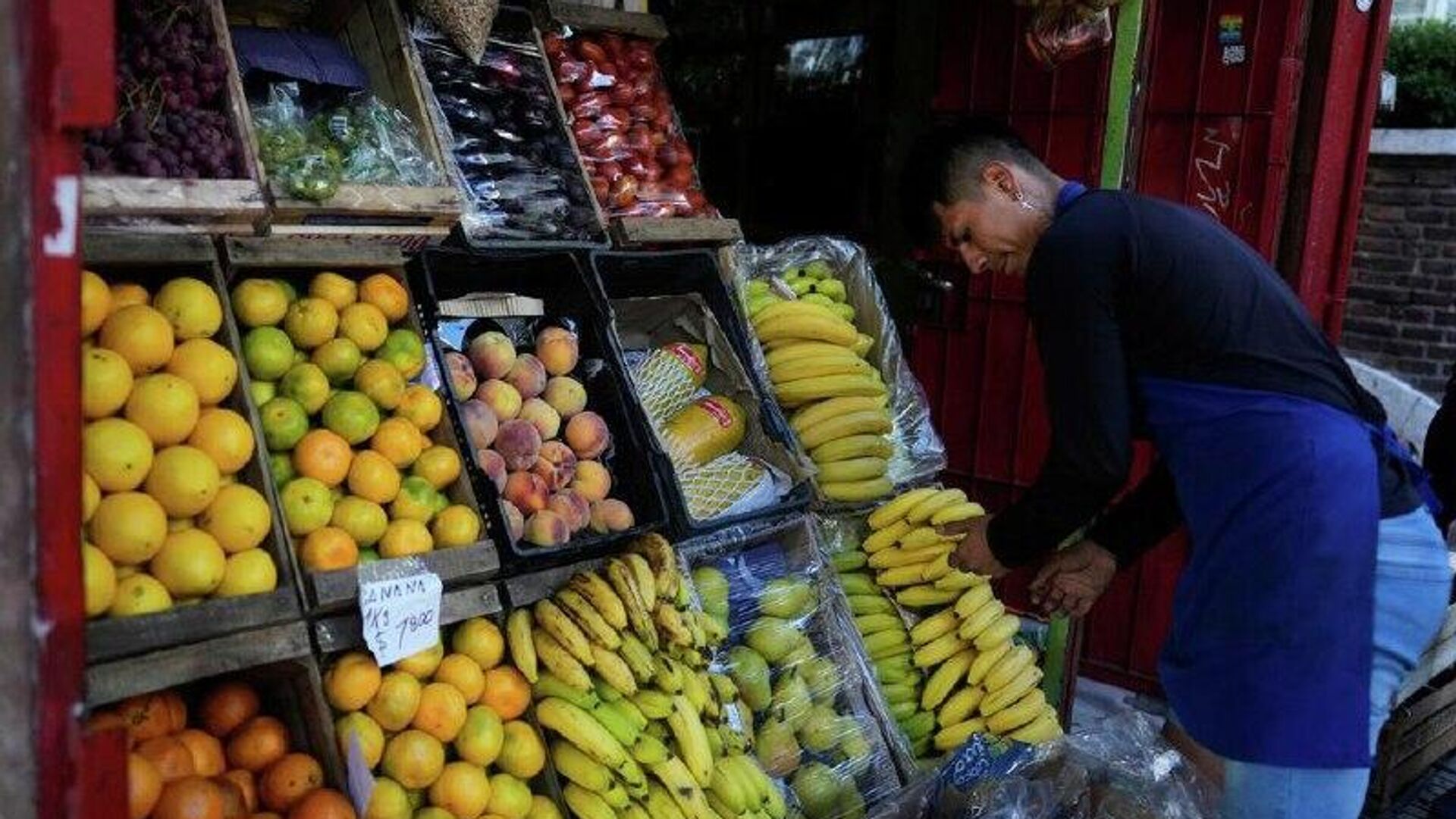 Un 48% de los hogares argentinos recurrió a alternativas para cubrir sus gastos a fin de mes, según estudio Un 48% de los hogares argentinos recurrió a alternativas para cubrir sus gastos a fin de mes, según estudio - Sputnik Mundo, 1920, 09.12.2025