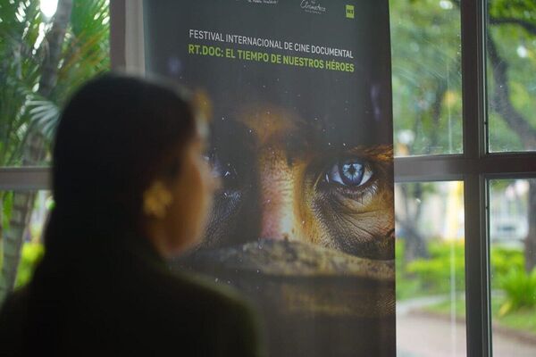 Inauguración del festival 'RT.Doc: El Tiempo de Nuestros Héroes' - Sputnik Mundo